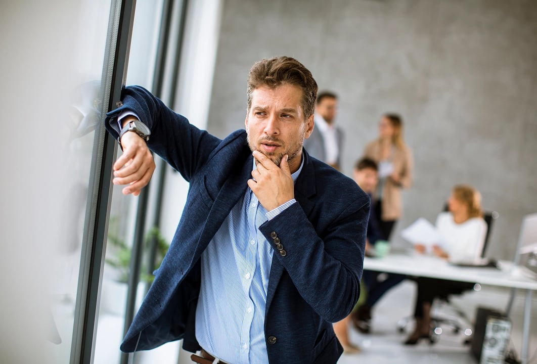 Unternehmer am Schreibtisch